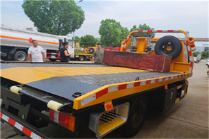 雁江区附近拖车电话号码服务