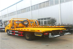 雁江区附近拖车救援搭电